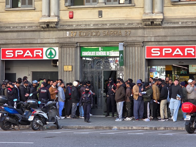 Abogado para la regularización extraordinaria personas migrantes