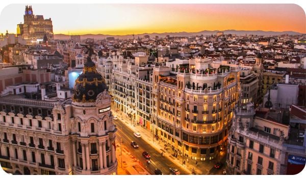 Consideraciones legales para los inversores inmobiliarios extranjeros en españa